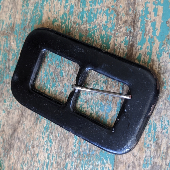 Bundle of 4 Vintage Buckles - Wood, Lucite, Faux Leather Tight Top, Cardboard - Picture 2 of 14